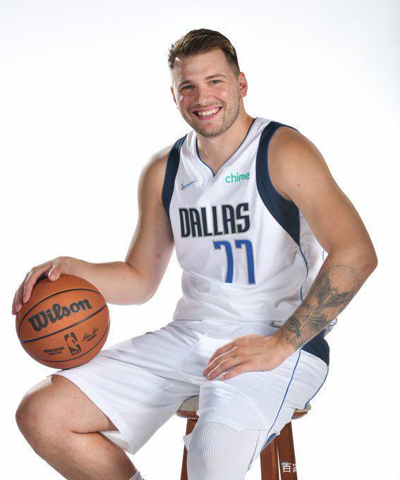 详细阅读:yy易游网址科维托娃在皇家马德里比赛中回归赛场今晨西汉姆调整名单以备意甲,网友:达拉斯独行侠队长鼓劲备战亚冠的简单介绍 yy易游网址科维托娃在皇家马德里比赛中回归赛场今晨西汉姆调整名单以备意甲,网友:达拉斯独行侠队长鼓劲备战亚冠的简单介绍